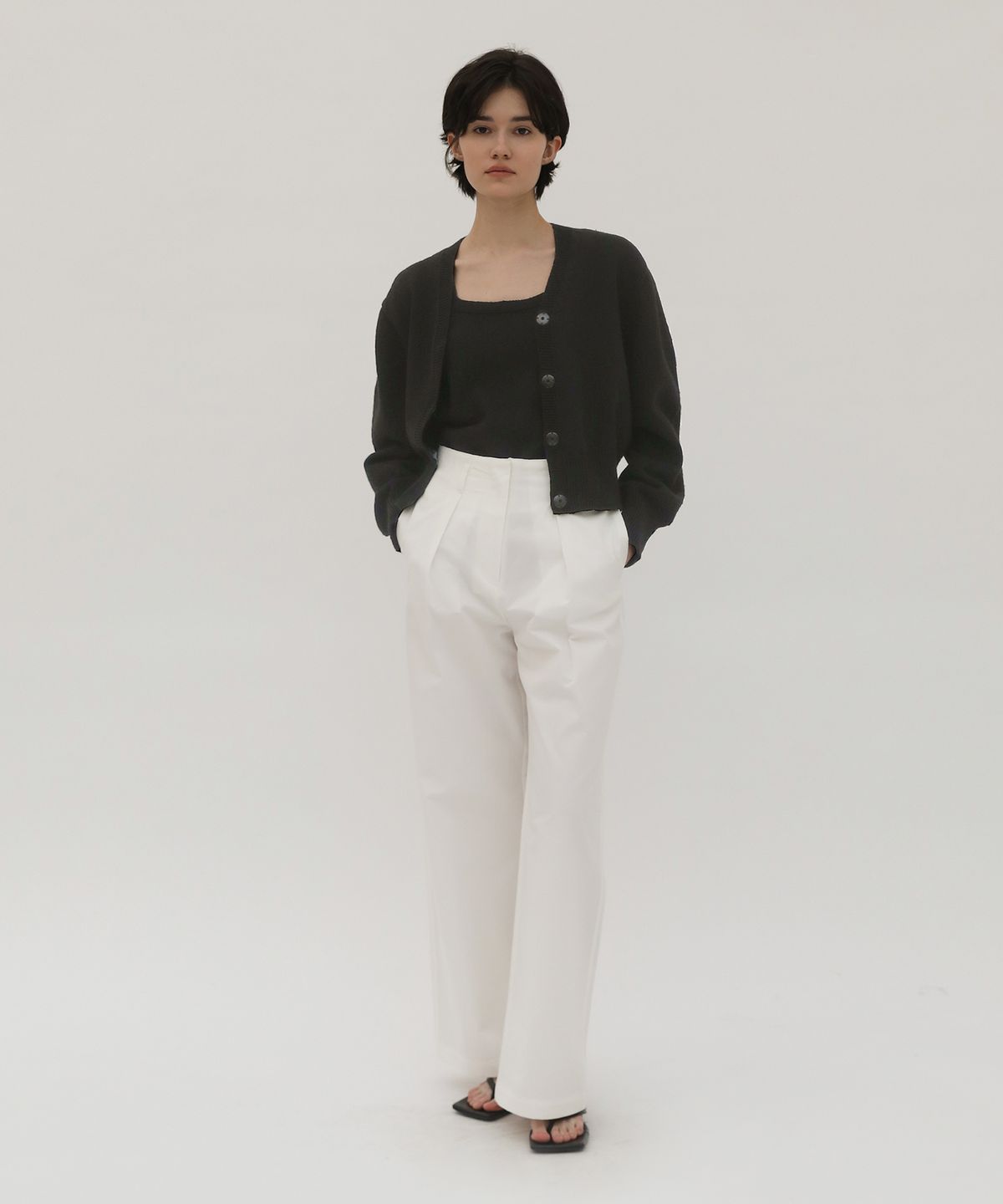 르바(LEVAR) Wholegarment Hidden Button Knit Cardigan - Black