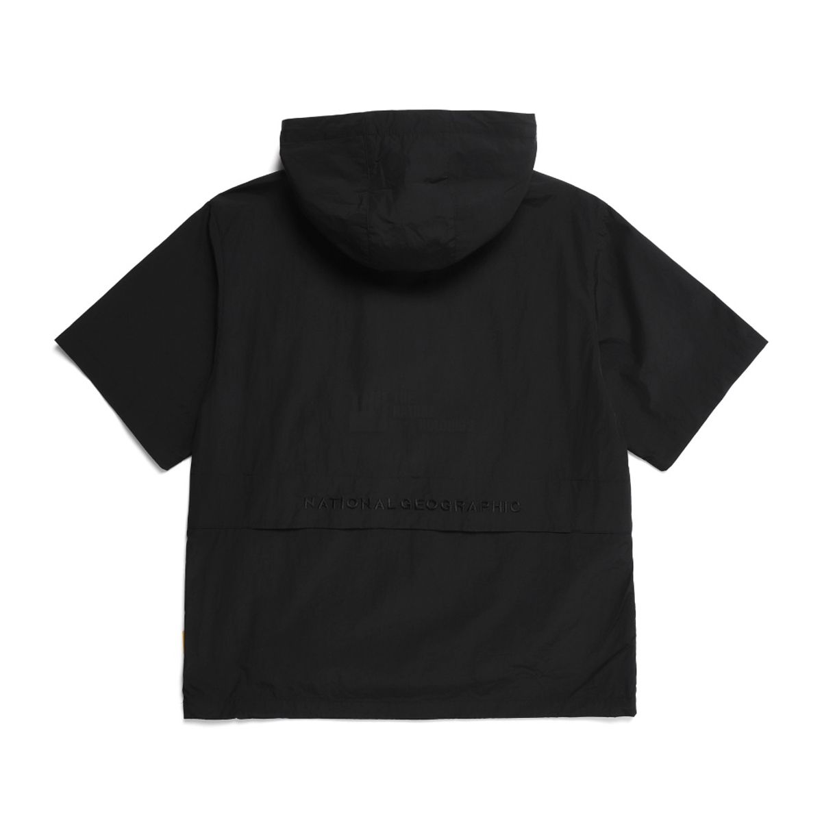 내셔널지오그래픽(NATIONALGEOGRAPHIC) N232UFT980 가슴 포켓 우븐 반팔 후디 아노락 점퍼 CARBON BLACK