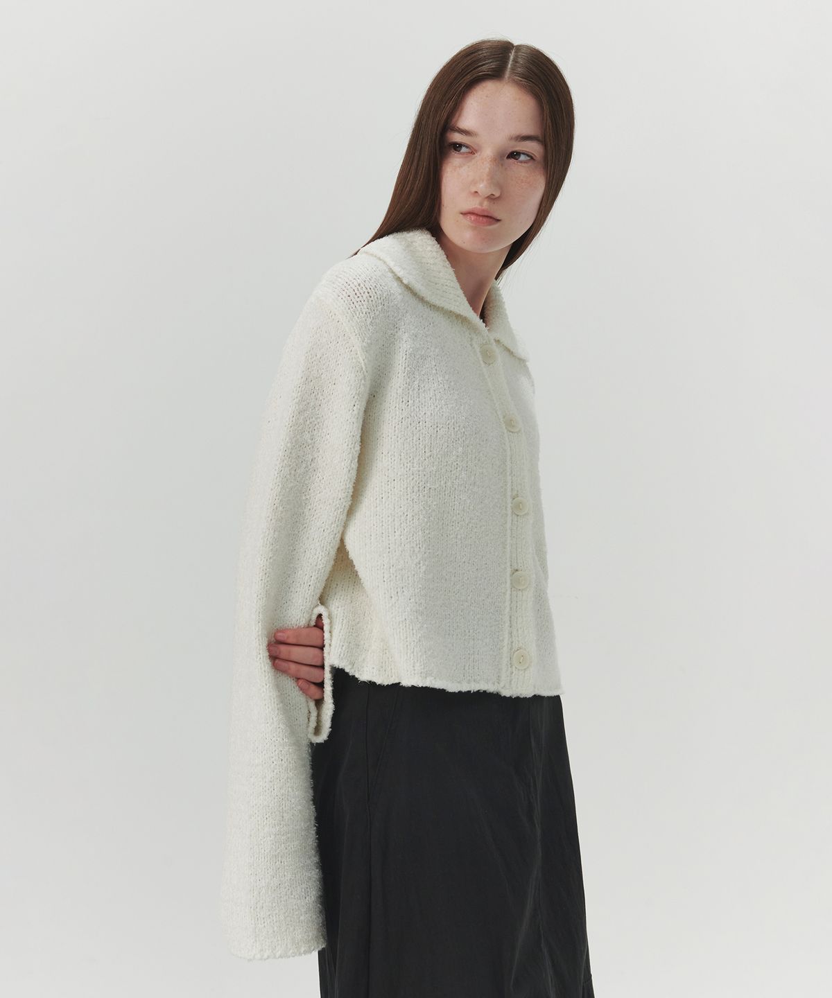 르바(LEVAR) Blending Tape Yarn Cardigan - Ivory
