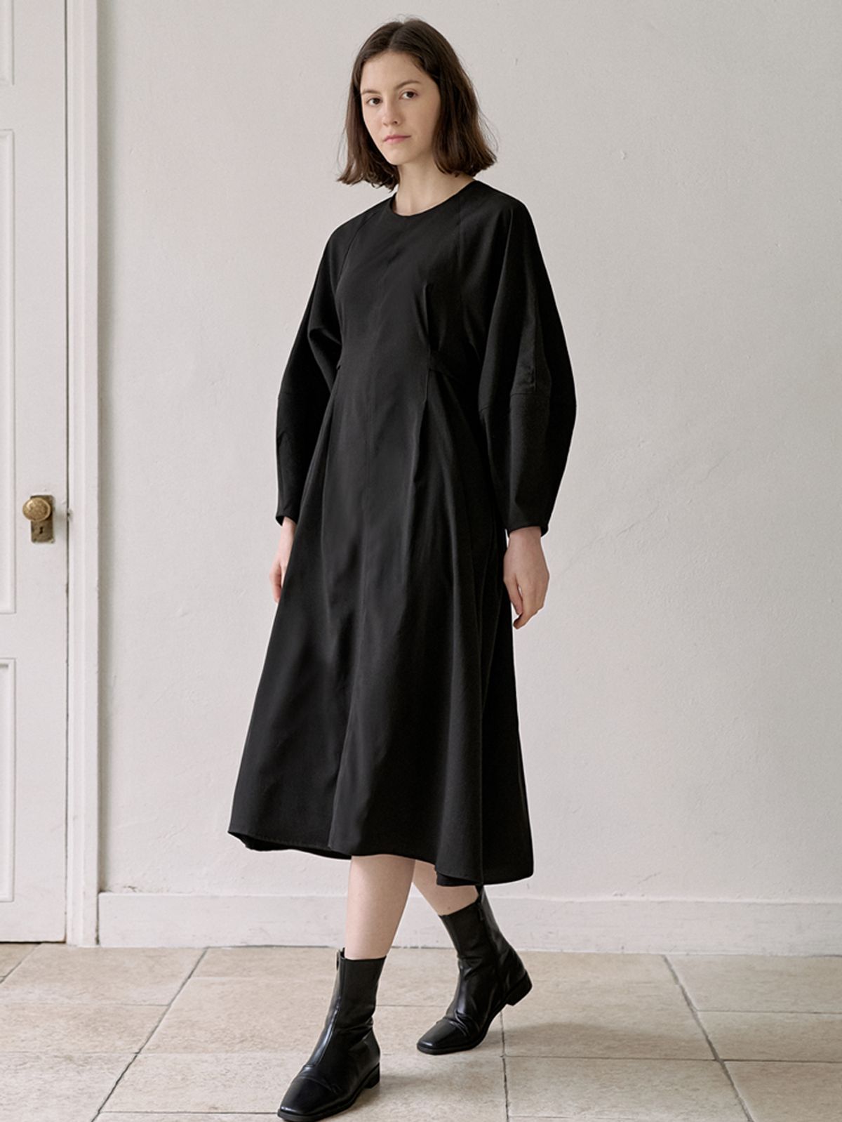 아방(AVANT-G) Waist Strap Volume Sleeve Dress - BLACK