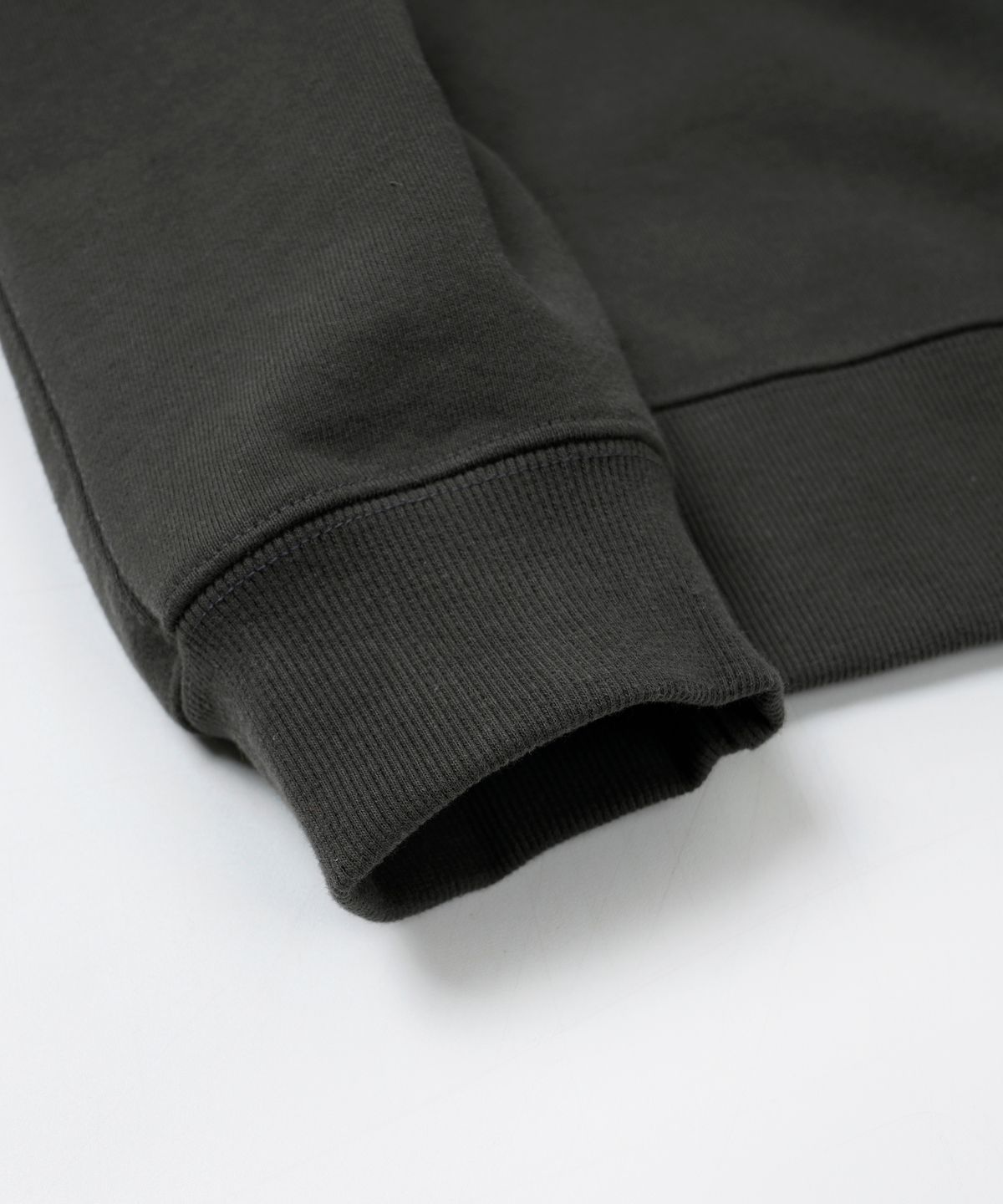 프리즘웍스(FRIZMWORKS) SCOUT SWEATSHIRT _ CHARCOAL