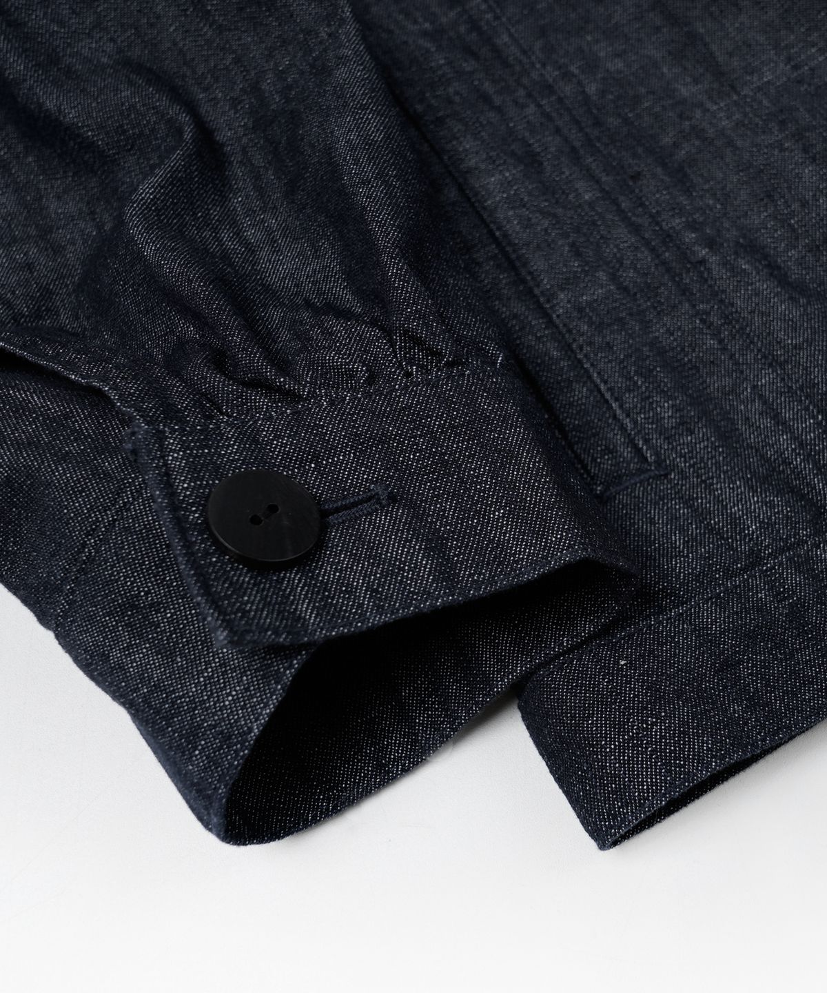 프리즘웍스(FRIZMWORKS) SHIRRING TRUCKER JACKET _ INDIGO