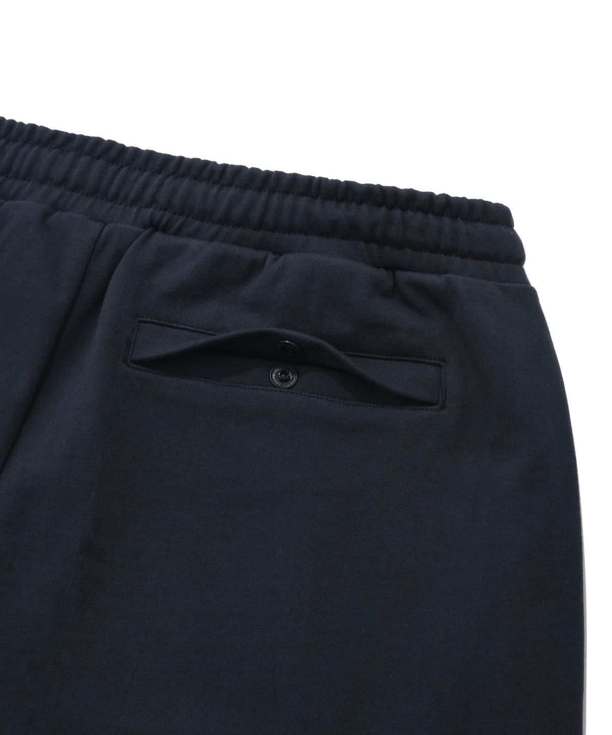 커버낫(COVERNAT) 웨일 로고 스웻 쇼츠 네이비