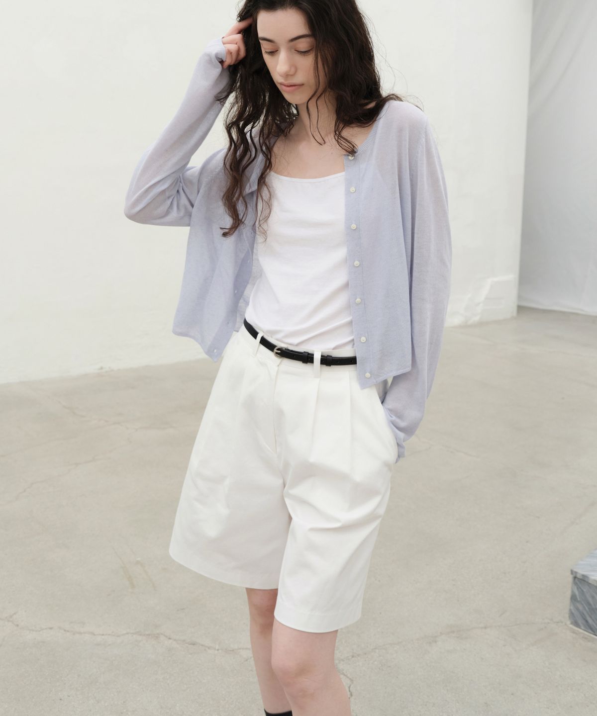 르바(LEVAR) Essential Cotton Half Pants - Off White