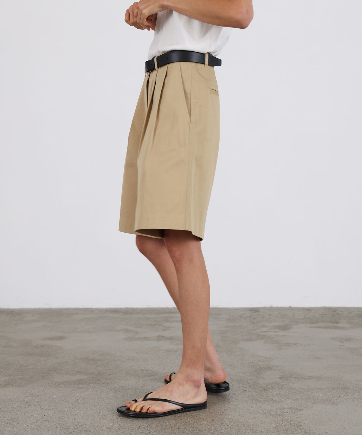 르바(LEVAR) Essential Cotton Half Pants - Beige
