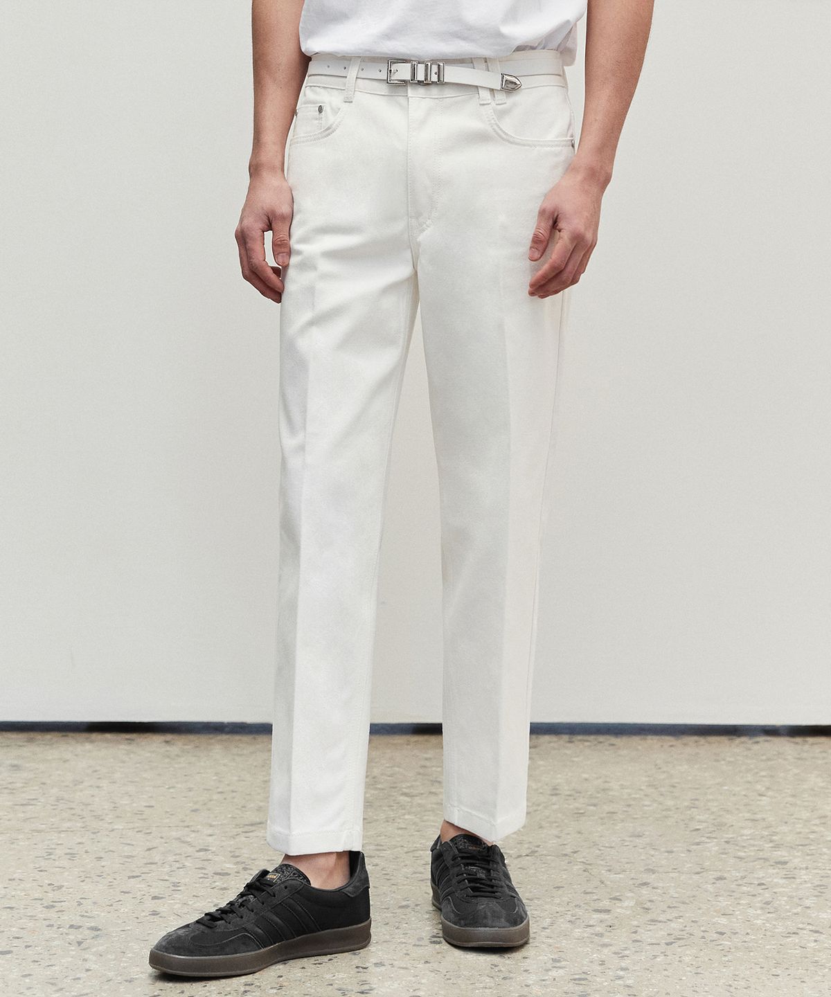 데케트(DECET) Dawn Cropped Tapered Jeans DCPT001Ivory