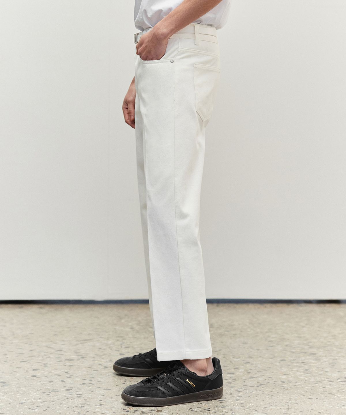 데케트(DECET) Dawn Cropped Tapered Jeans DCPT001Ivory