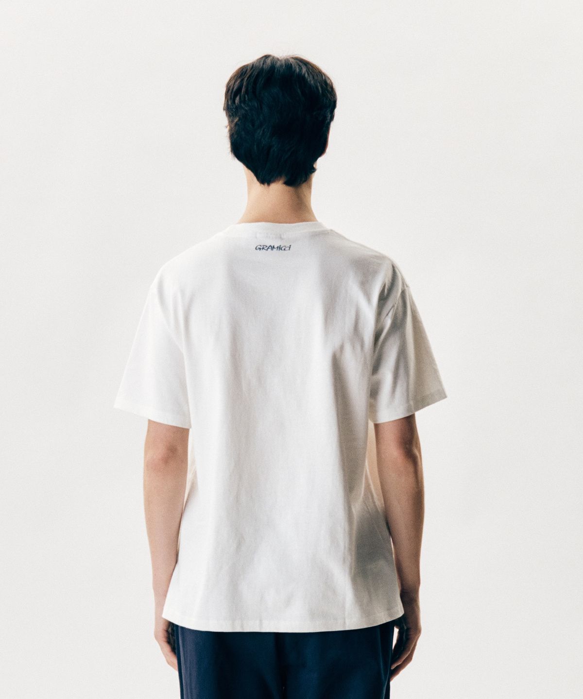 그라미치(GRAMICCI) FUZZY G로고 티셔츠 White