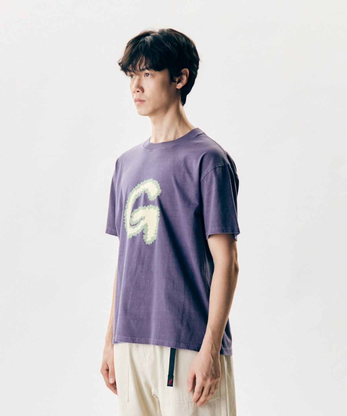그라미치(GRAMICCI) FUZZY G로고 반팔 티셔츠 Purple Pigment