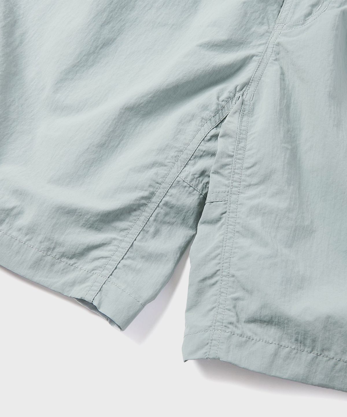 그라미치(GRAMICCI) 나일론 루즈 쇼츠 Limestone Grey