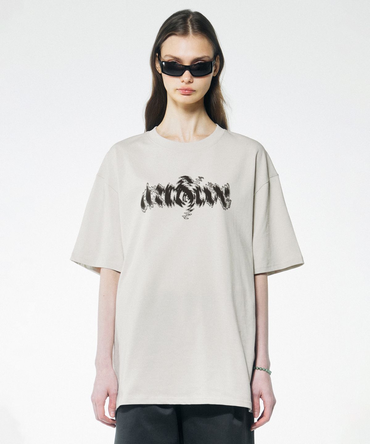 스컬프터(SCULPTOR) Distorted Logo Tee Dirty White