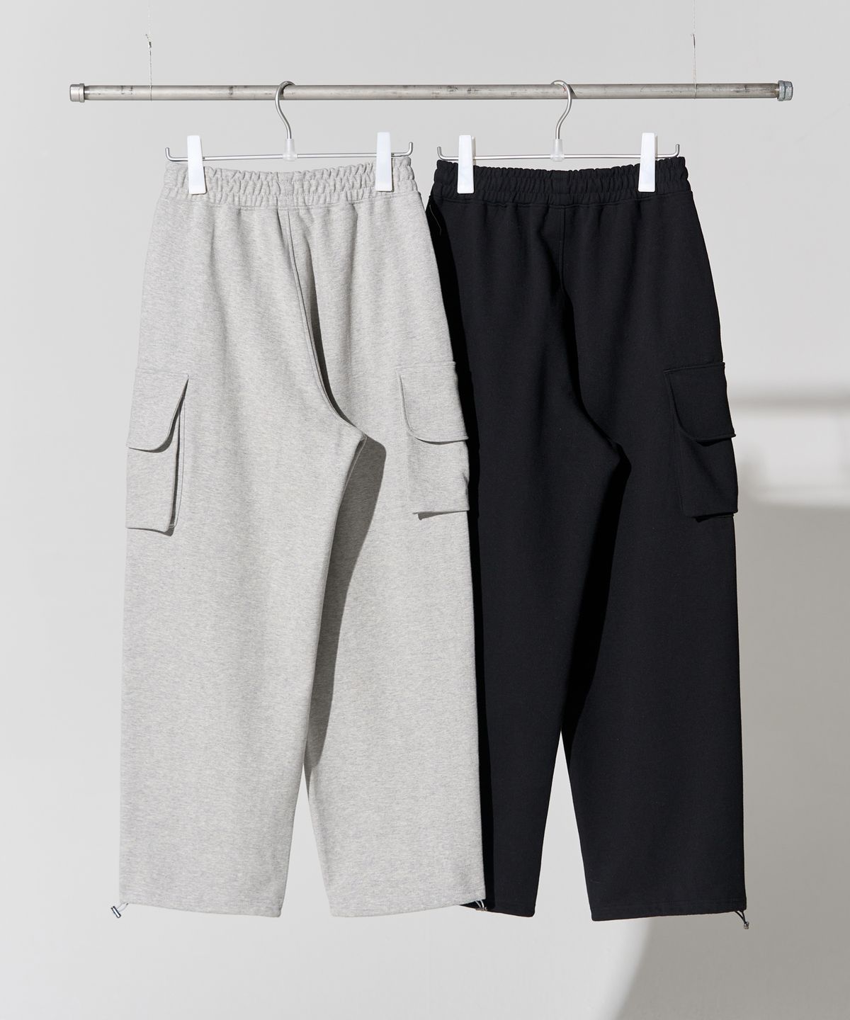 제로(XERO) Cargo String One Tuck Sweat Pants [2 Colors]
