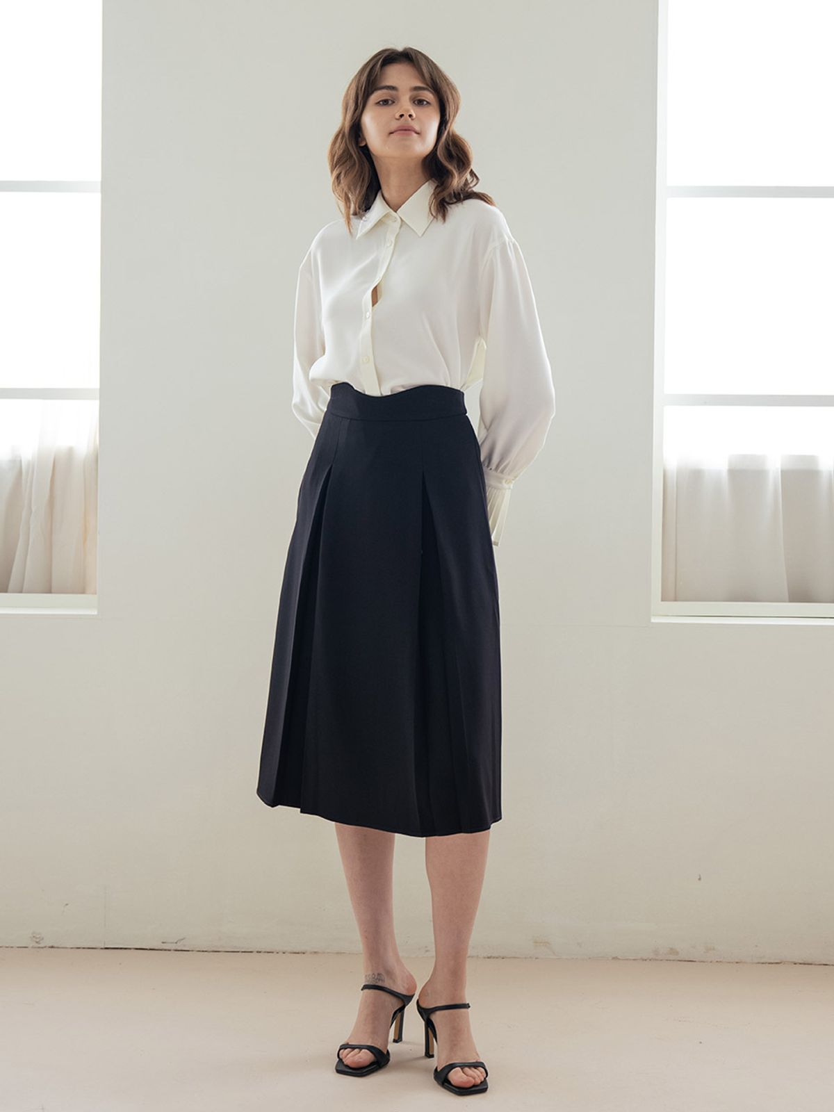 웬스데이딜라잇(WEDNESDAY DELIGHT) WED_Irregular high-waist skirt_BLACK