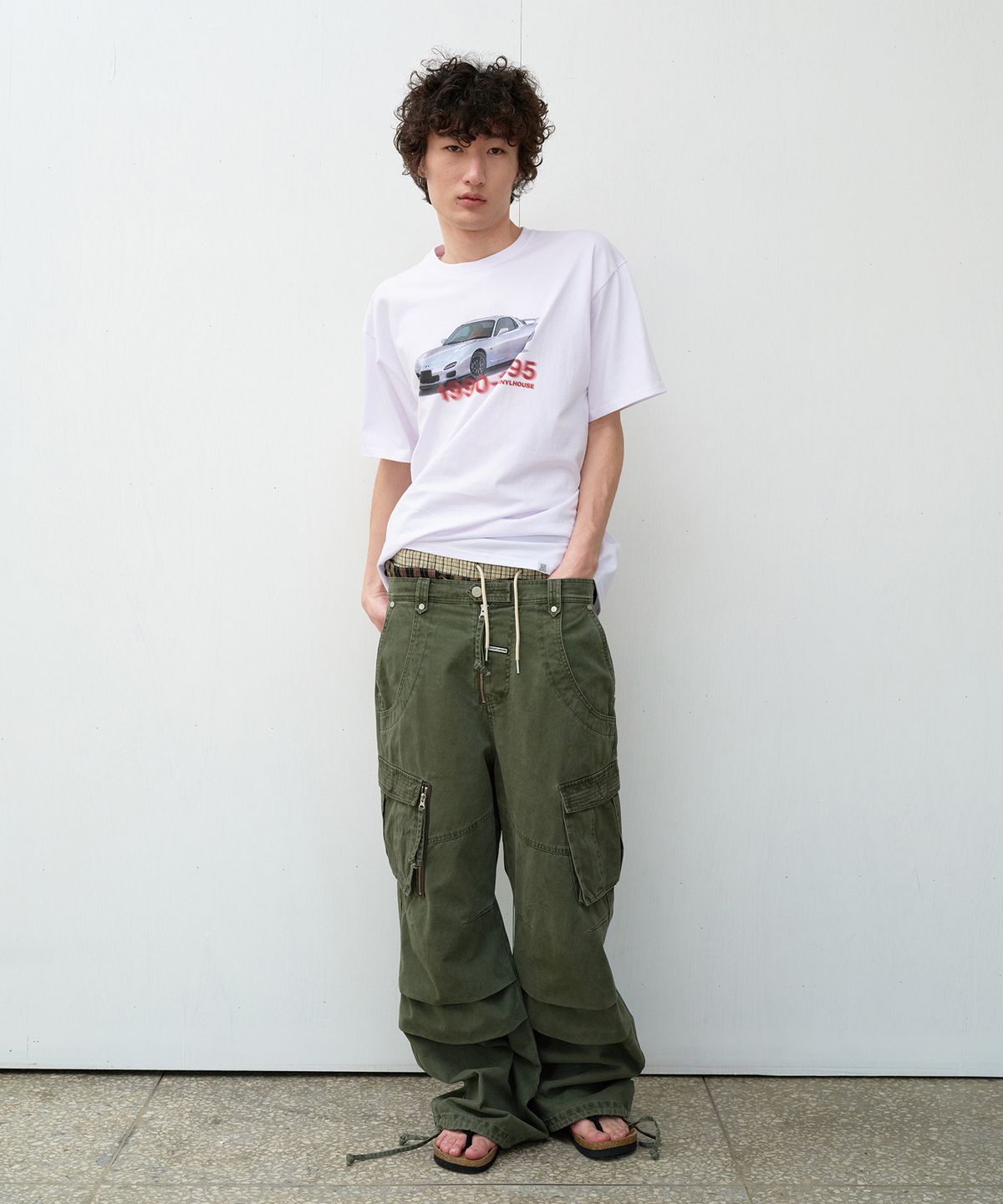 더바이닐하우스(THEVINYLHOUSE) OLD CAR TEE WHITE (VH2DSUT502A)