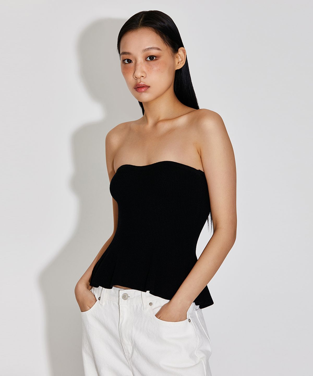 탑걸(TOPGIRL) FEMININE RIB-KNIT TUBE TOP_T316TP115