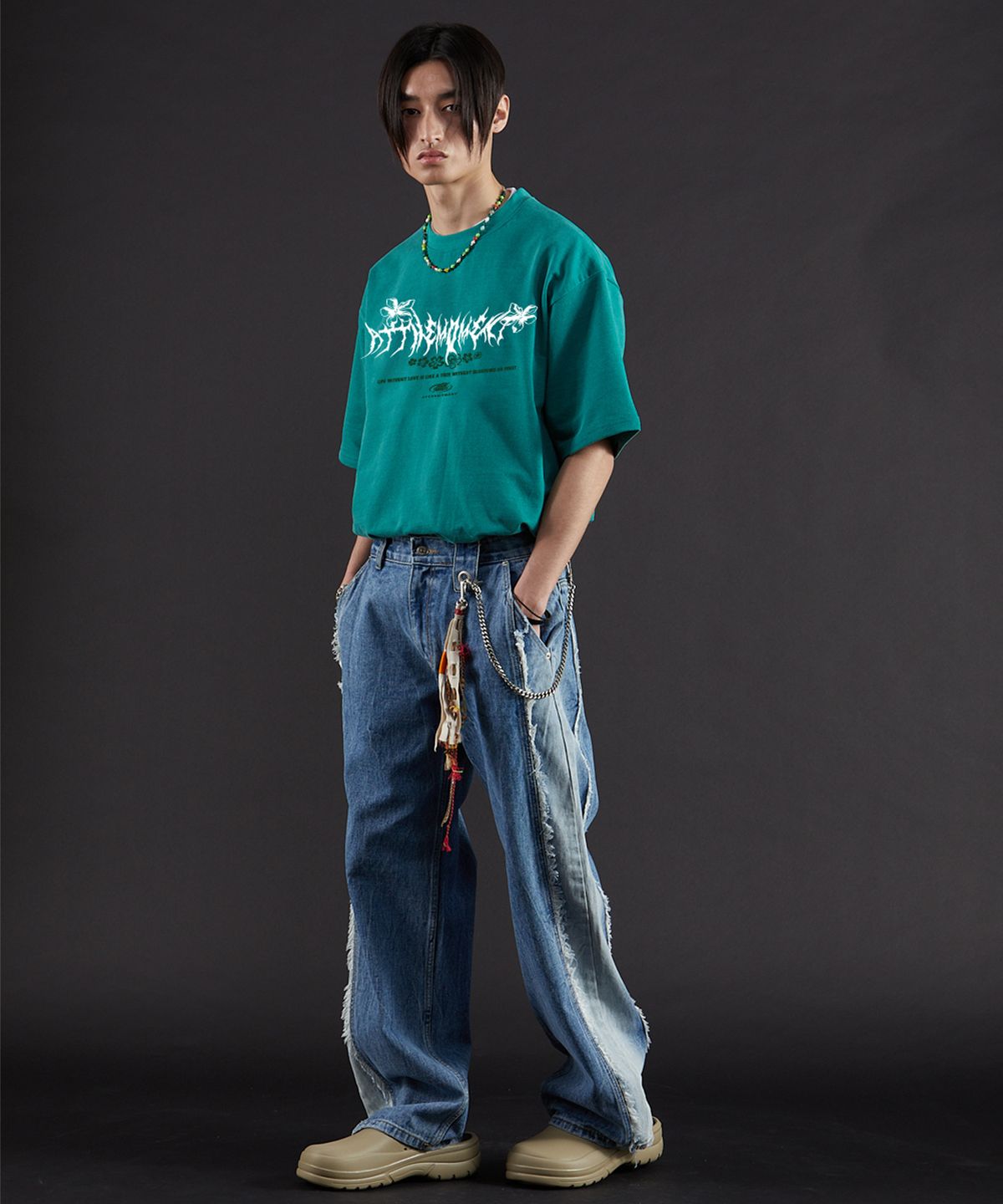 앳 더 모먼트(AT THE MOMENT) 플라워 로고 피그먼트 반팔티 (VINTAGE GREEN)