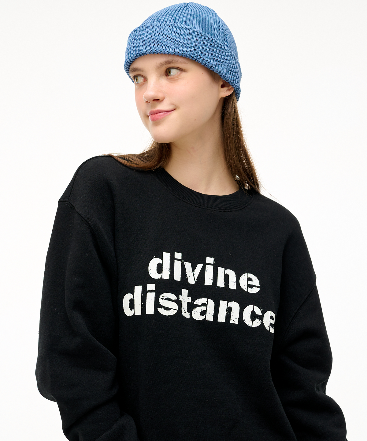 디바인디스턴스(DIVINE DISTANCE) 컬러 템퍼레이처 맨투맨 [블랙]