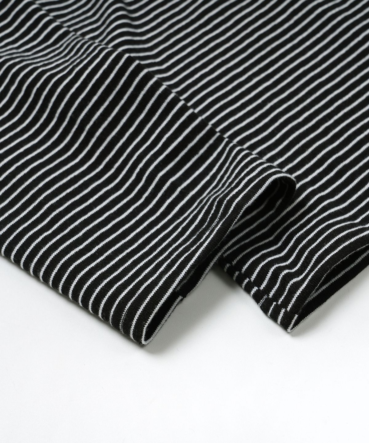 프리즘웍스(FRIZMWORKS) STRIPE OVERSIZED RELAX TEE 002 _ BLACK