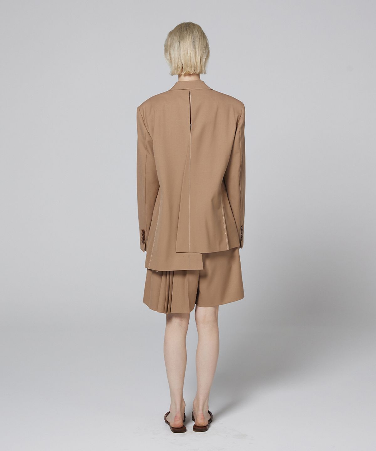 므아므(MMAM) Signature back slit unbalance blazer