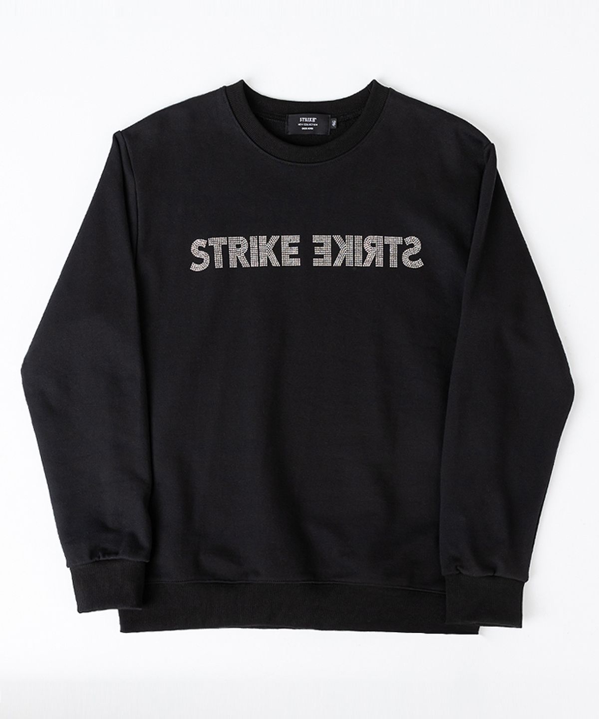 스트라이크(STRIKE) 스페셜리티 크리스탈 리버설 로고 스웨트 셔츠 (BLACK)