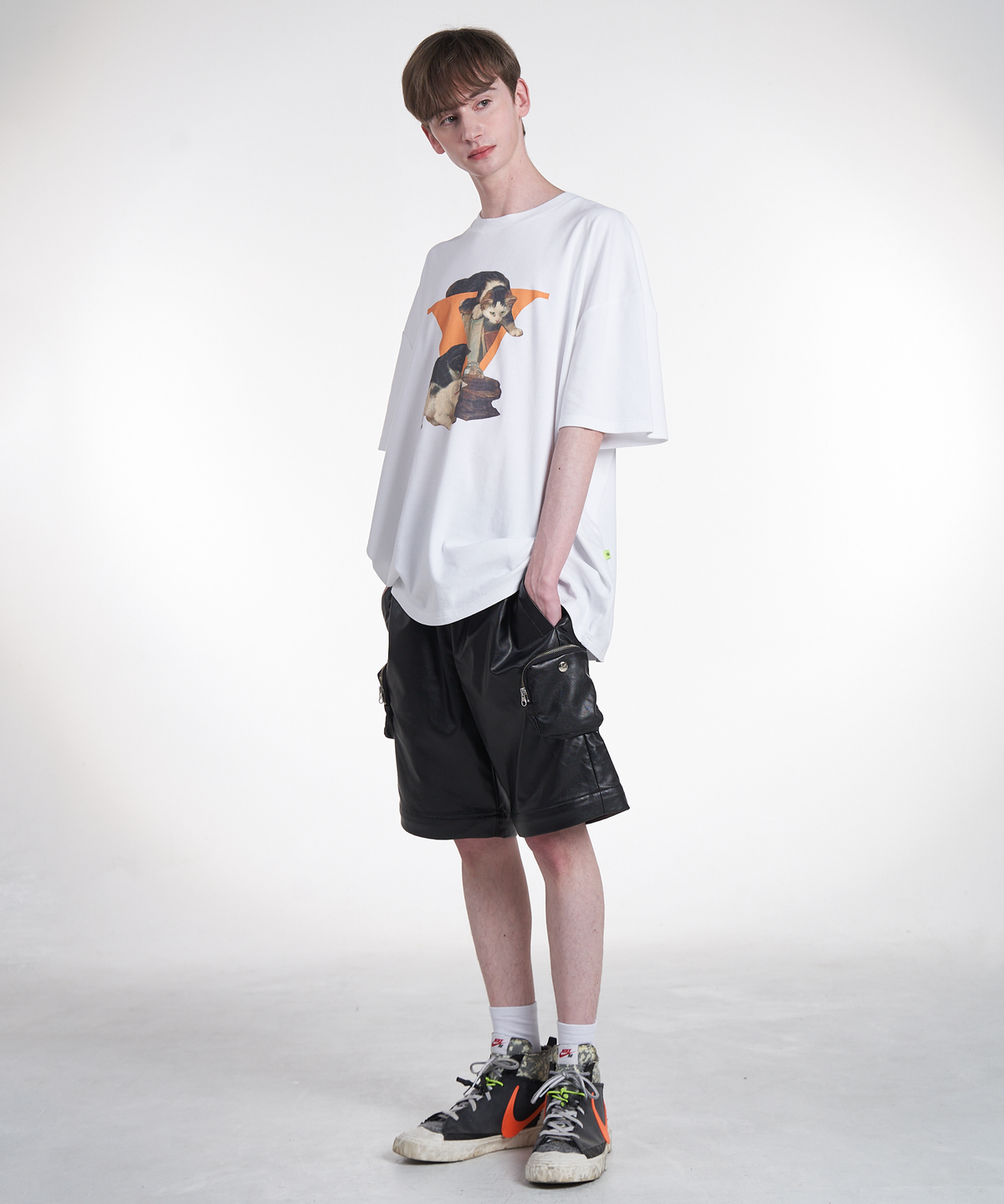 벌스원(VERSE ONE) CATS LOGO T-SHIRTS #1 WHITE