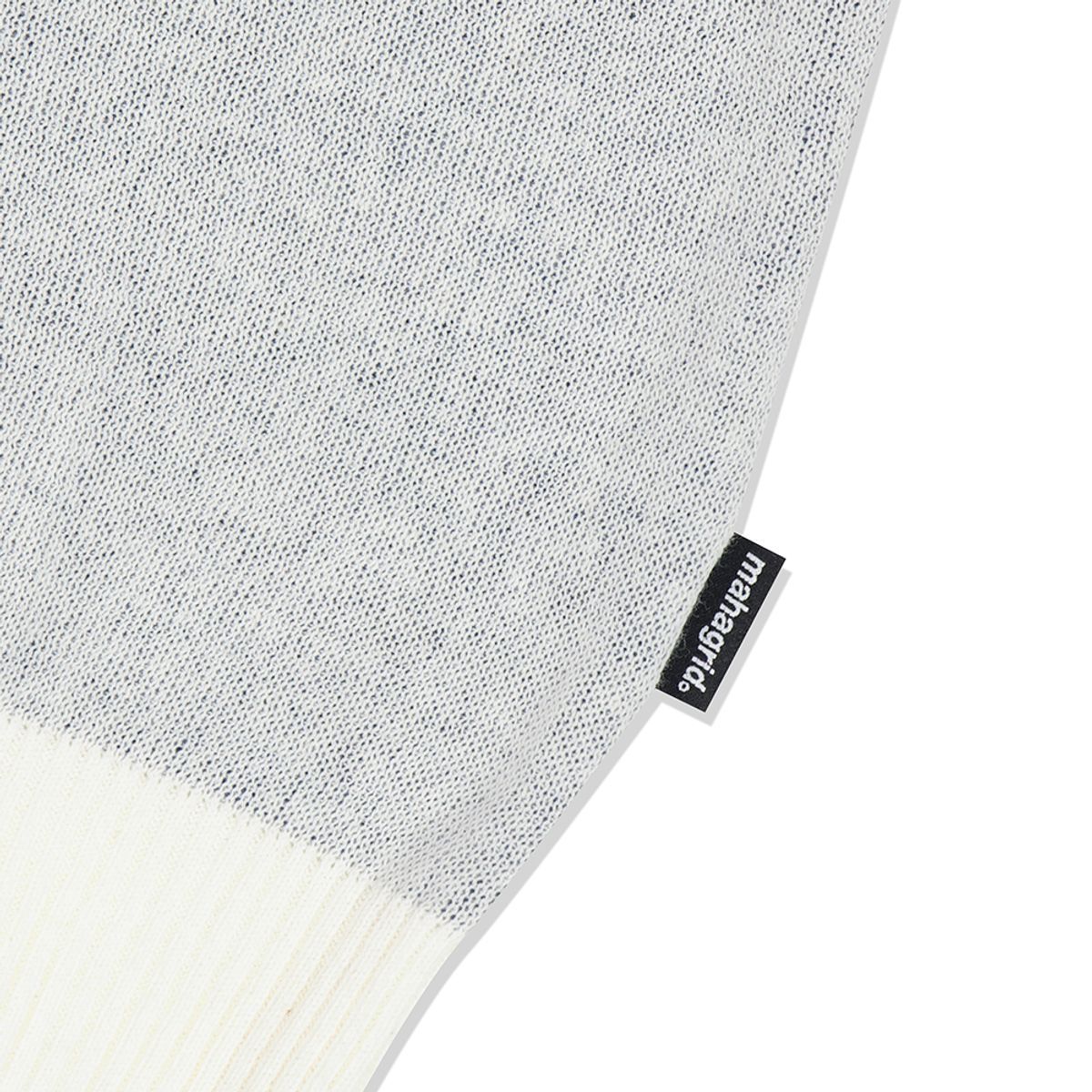 마하그리드(MAHAGRID) COLLEGE LOGO HALF KNIT IVORY(MG2DMMK601A)