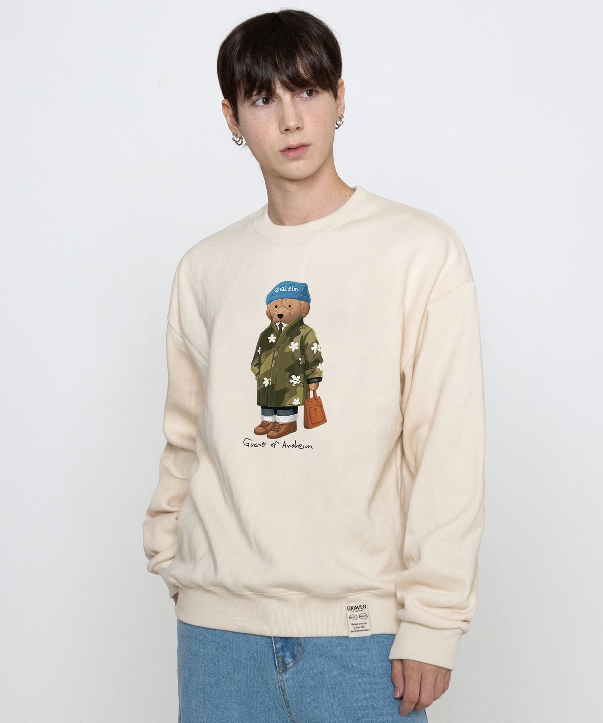 그레이버(GRAVER) [UNISEX]블루 비니 도그 페리토 맨투맨_크림