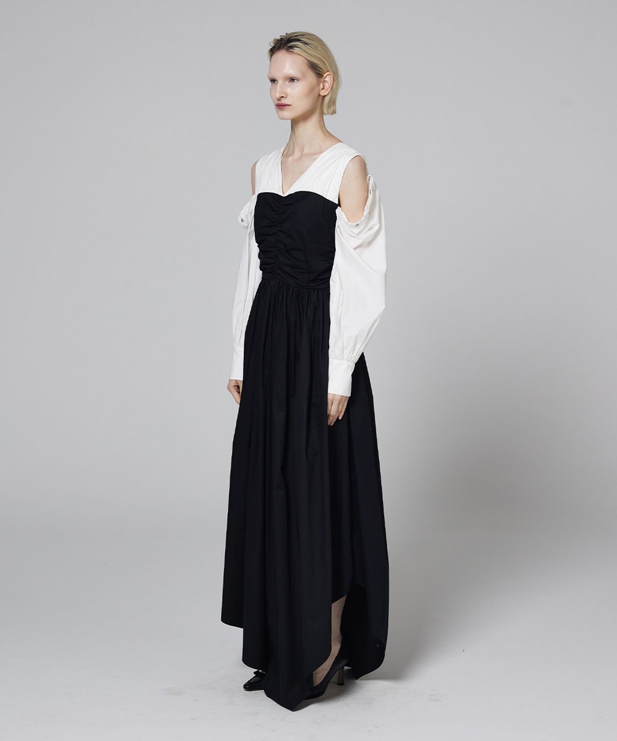 므아므(MMAM) Off sleeve origami v-neck dress