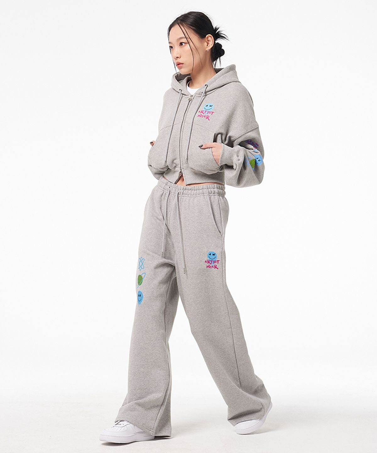 아티스트웨어(ARTISTWEAR) [ATW] 트레이닝 셋업 사이키델릭 크롭후드집업 + 사이키델릭 와이드밴딩 팬츠