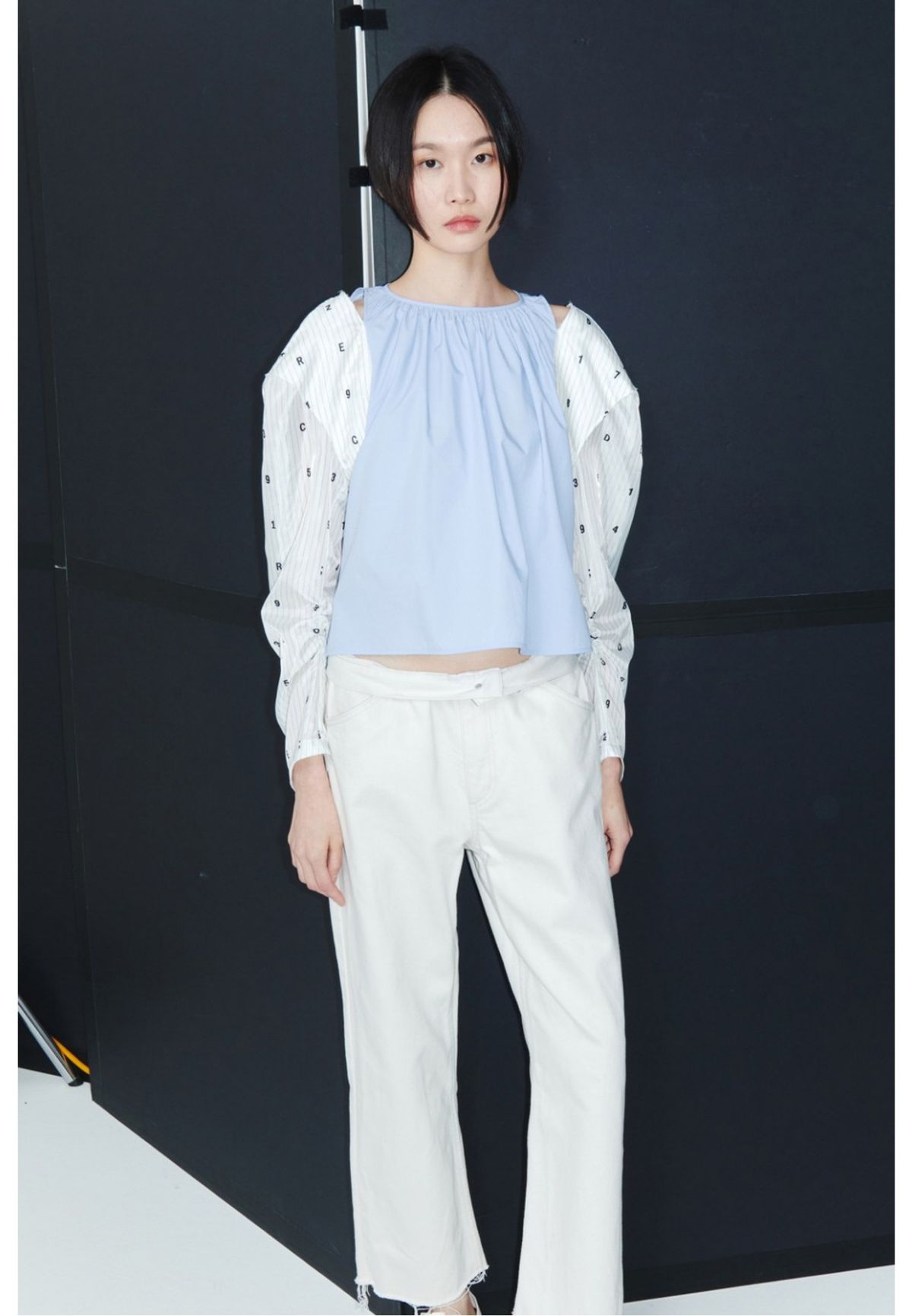 래코드(RECODE) [여성] Lining sleeve shoudet cutting top _RQTAS22597BUL