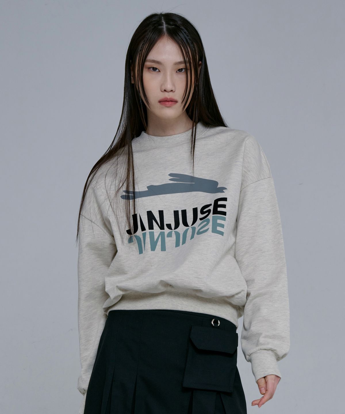진주유즈(JINJUSE) RUNNING RABBIT SWEATSHIRT [OATMEAL]