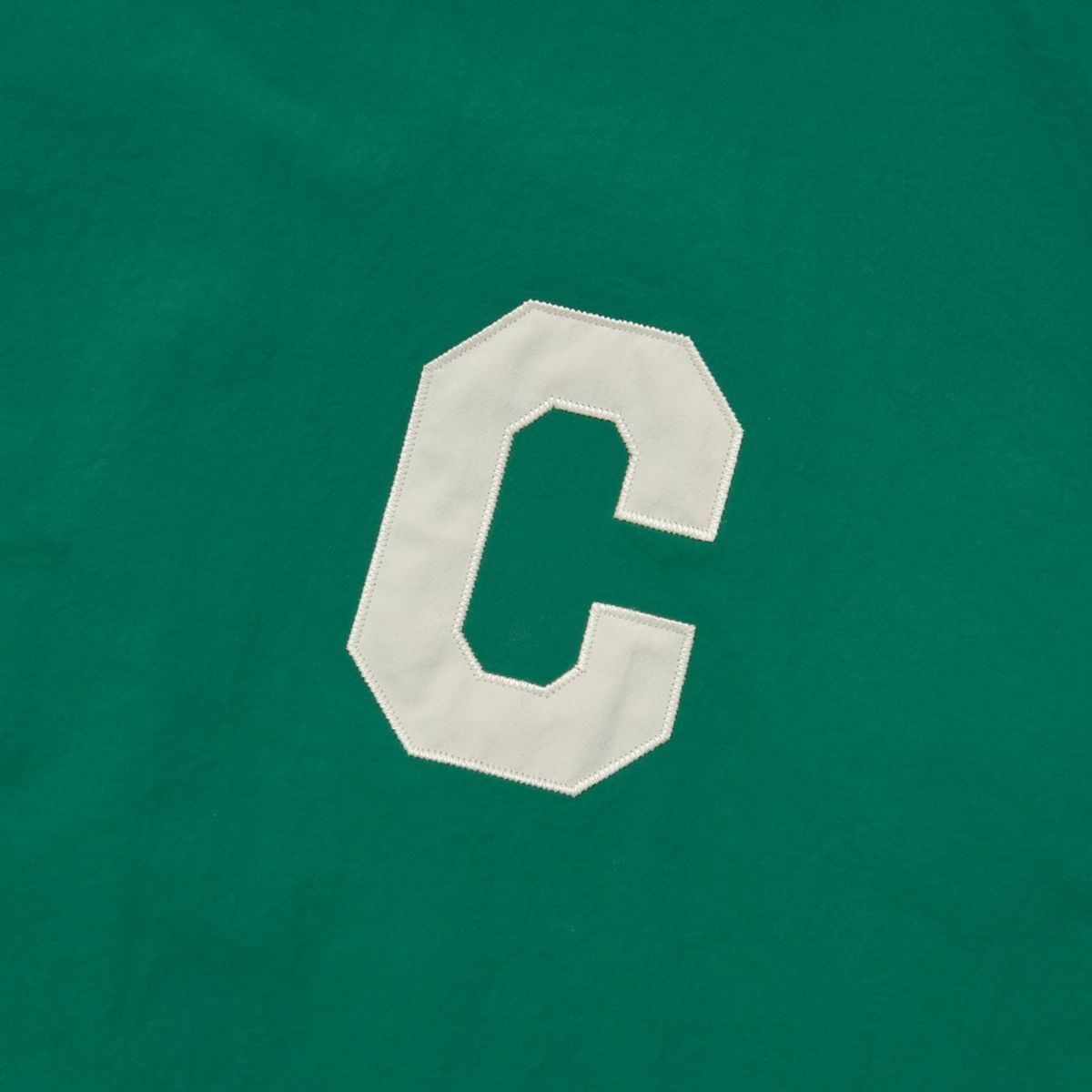 커버낫(COVERNAT) C 로고 카라 바시티 자켓 그린