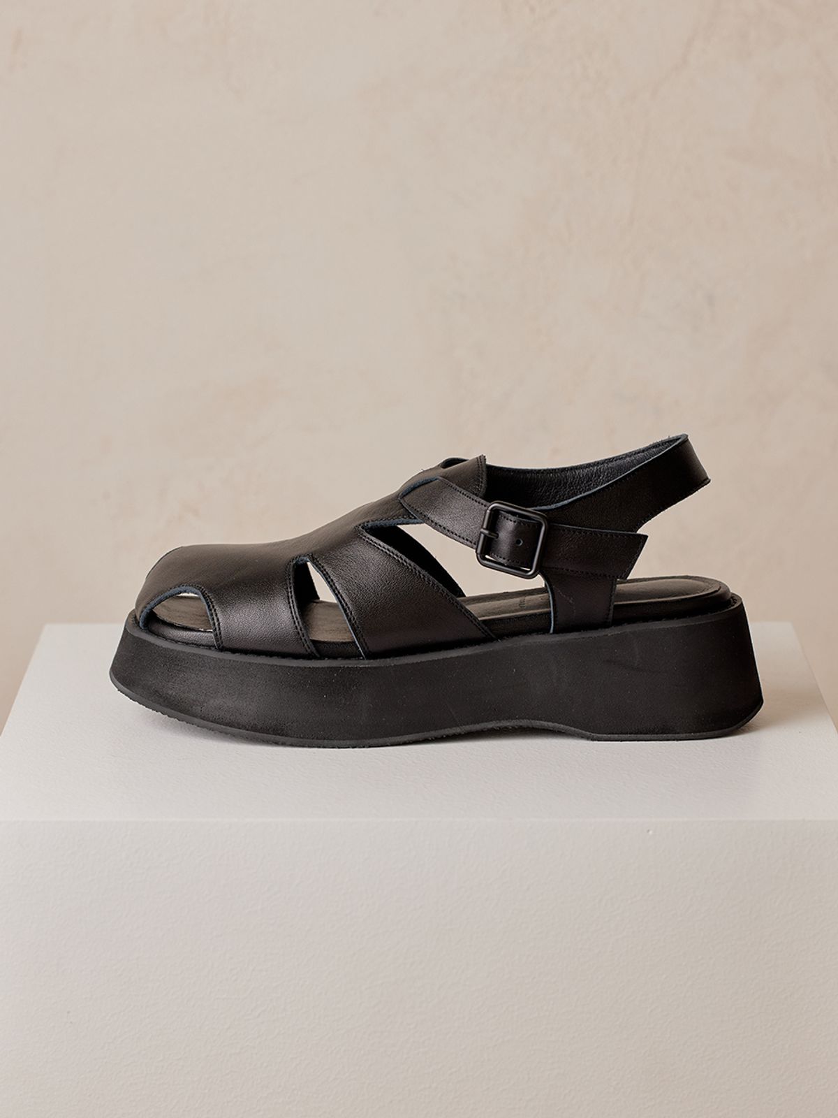 바이언스(BYEUUNS) BMS22020 LEAF PLATFORM SANDAL / 2COLORS