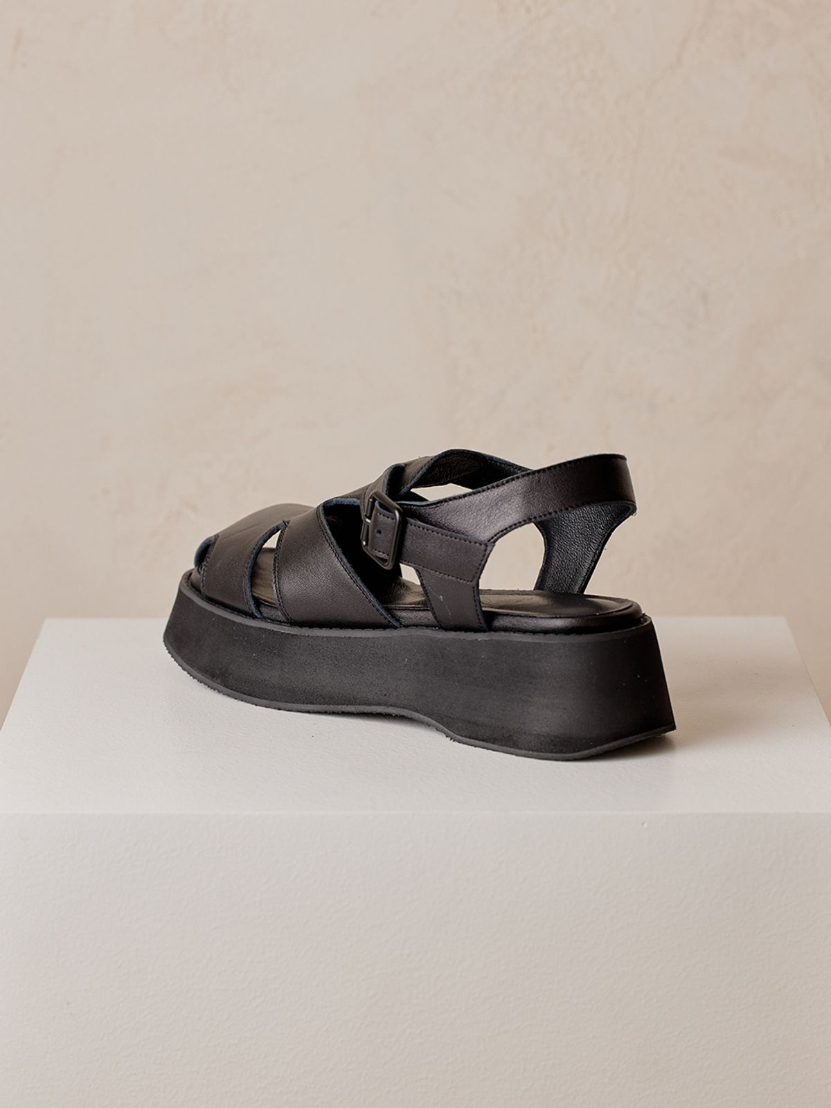 바이언스(BYEUUNS) BMS22020 LEAF PLATFORM SANDAL / 2COLORS