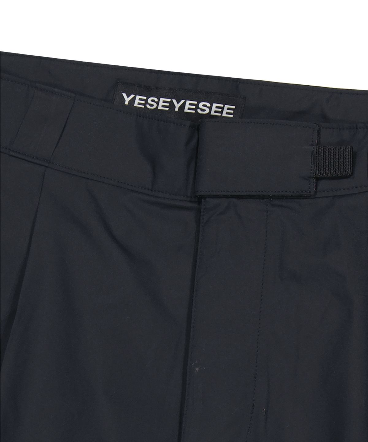 예스아이씨(YESEYESEE) Newsboy Shorts Black