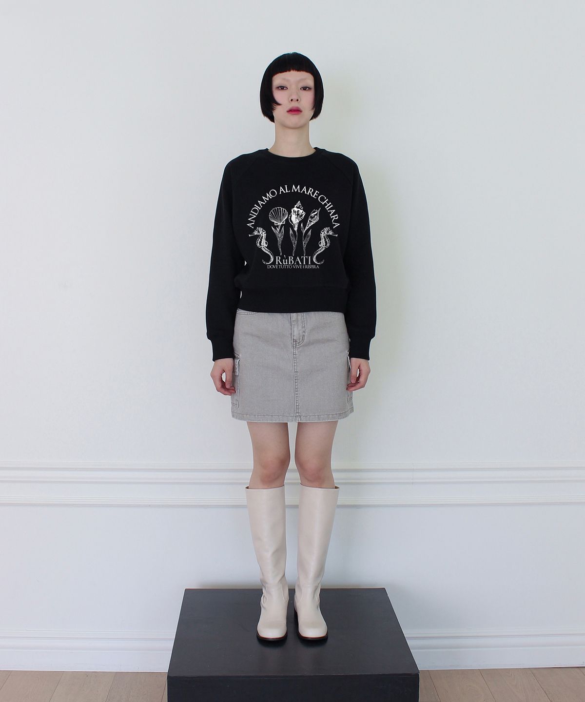 루바티(RUBATI) Shell Flower Sweatshirt (BLACK)