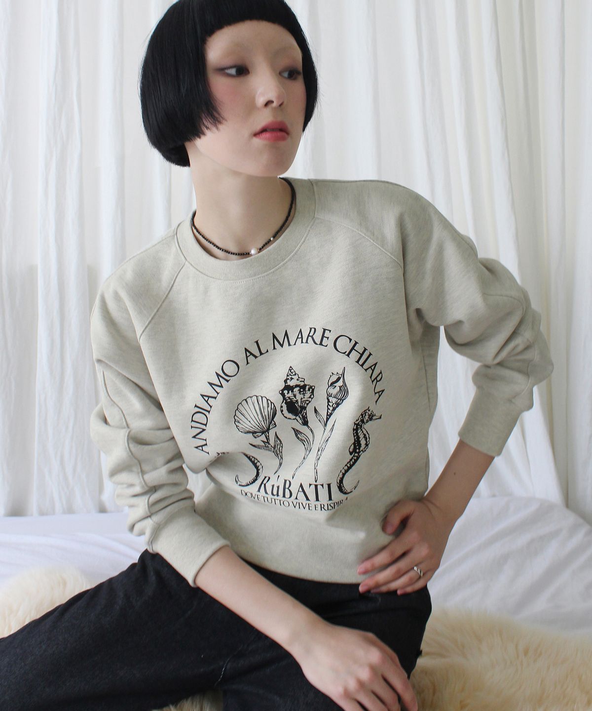 루바티(RUBATI) Shell Flower Sweatshirt (OATMEAL)