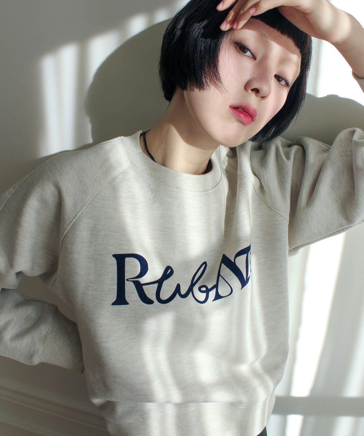루바티(RUBATI) Lettering Logo Sweatshirt (OATMEAL)