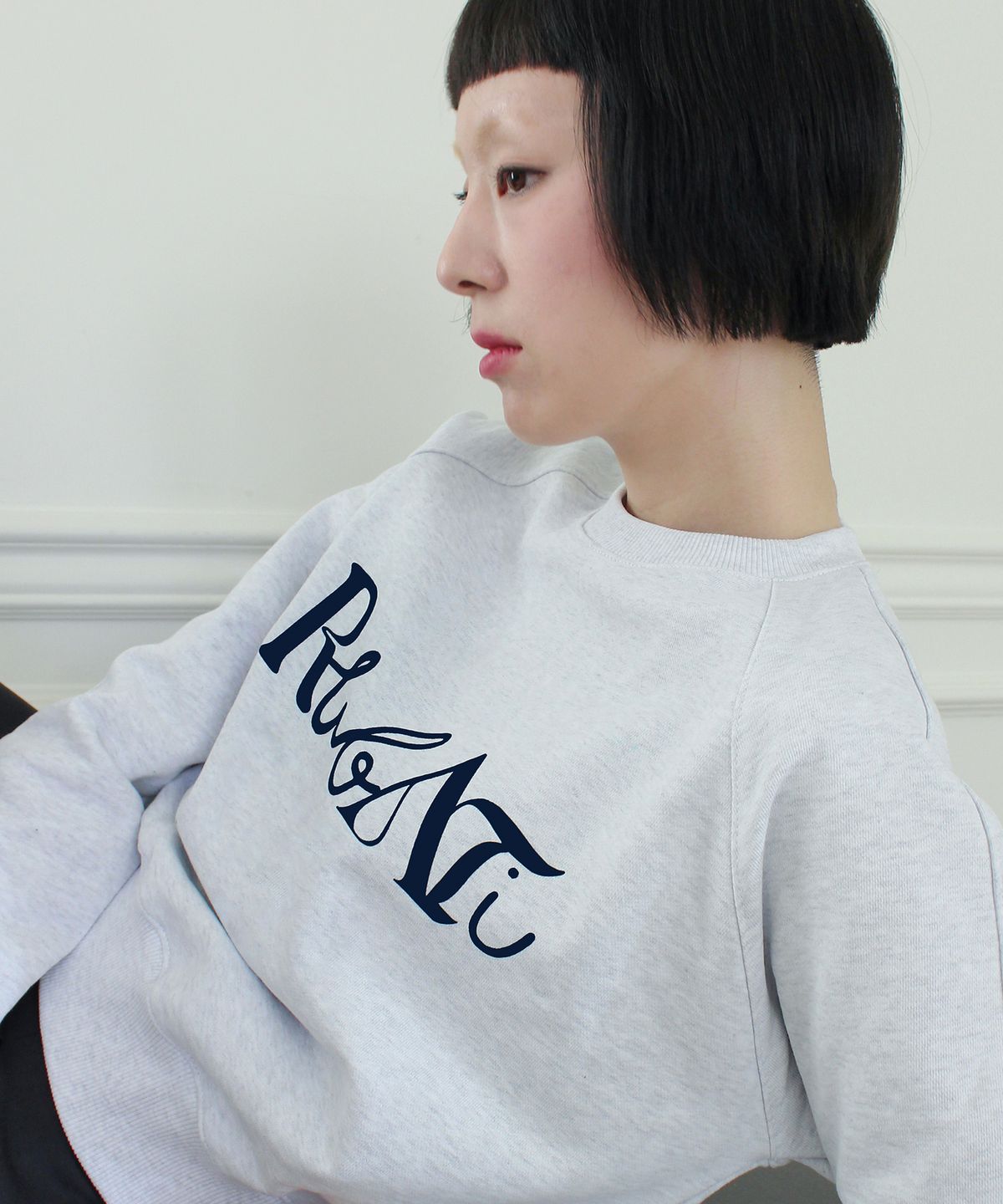 루바티(RUBATI) Lettering Logo Sweatshirt (ICE MELANGE)