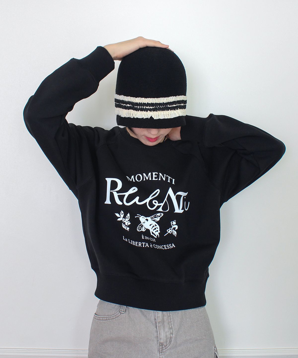 루바티(RUBATI) Honeybee Sweatshirt (BLACK)