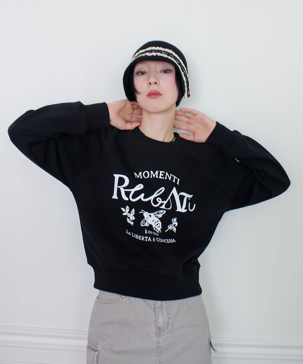 루바티(RUBATI) Honeybee Sweatshirt (BLACK)