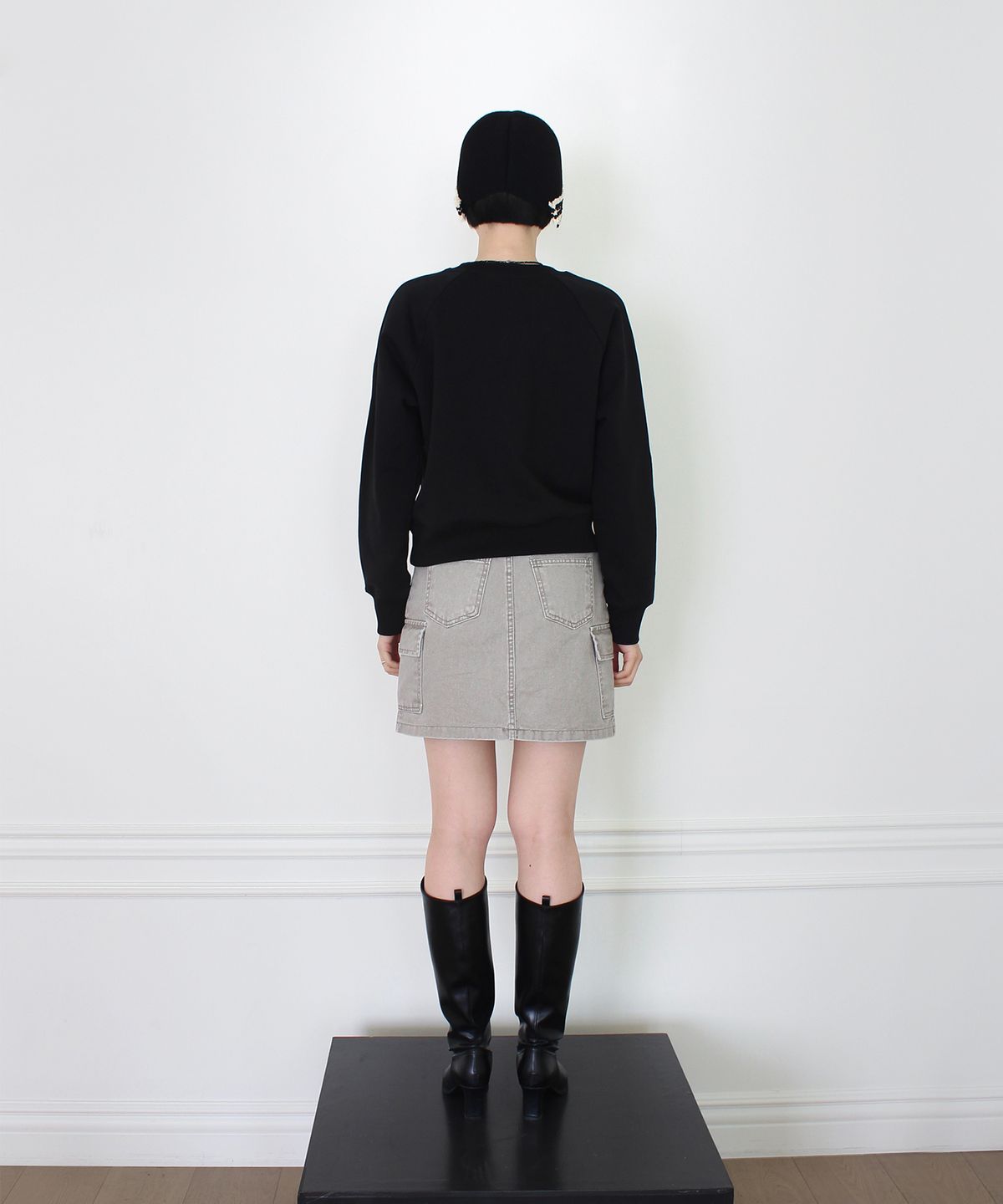 루바티(RUBATI) Honeybee Sweatshirt (BLACK)