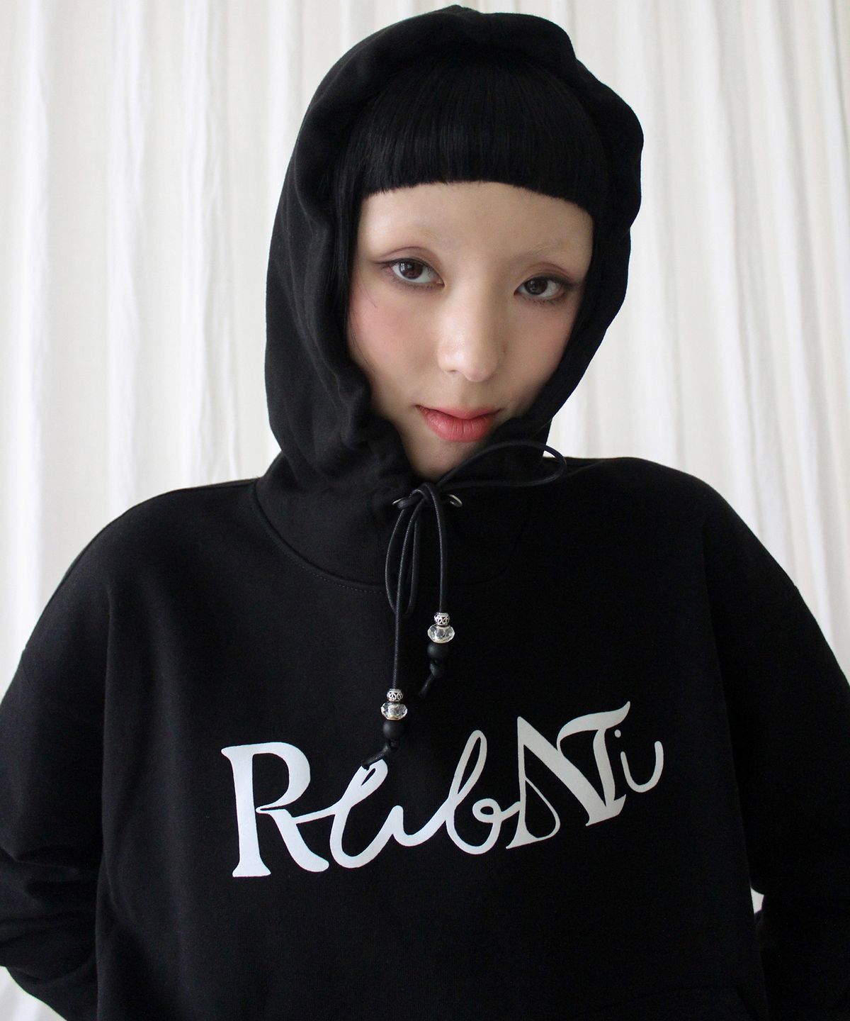 루바티(RUBATI) Lettering Logo HOOD (BLACK)