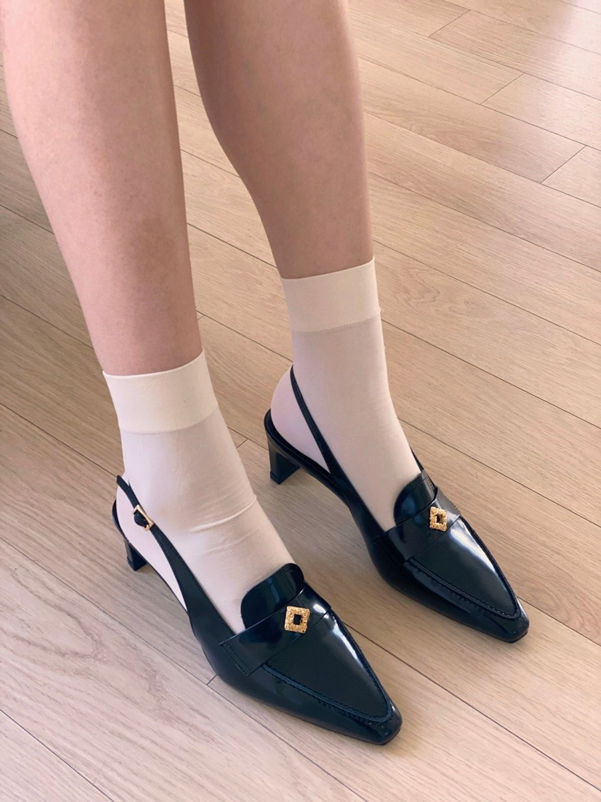 쥬다르(JEU DART) chic gold frame slingback  black
