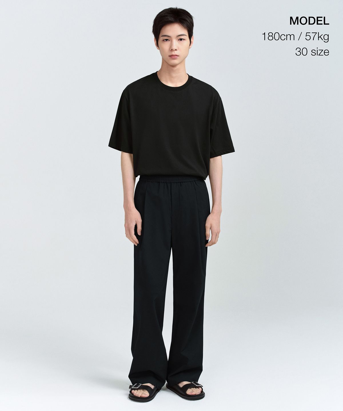 무신사 스탠다드(MUSINSA STANDARD) [쿨탠다드] 원 턱 와이드 밴딩 슬랙스 [블랙]