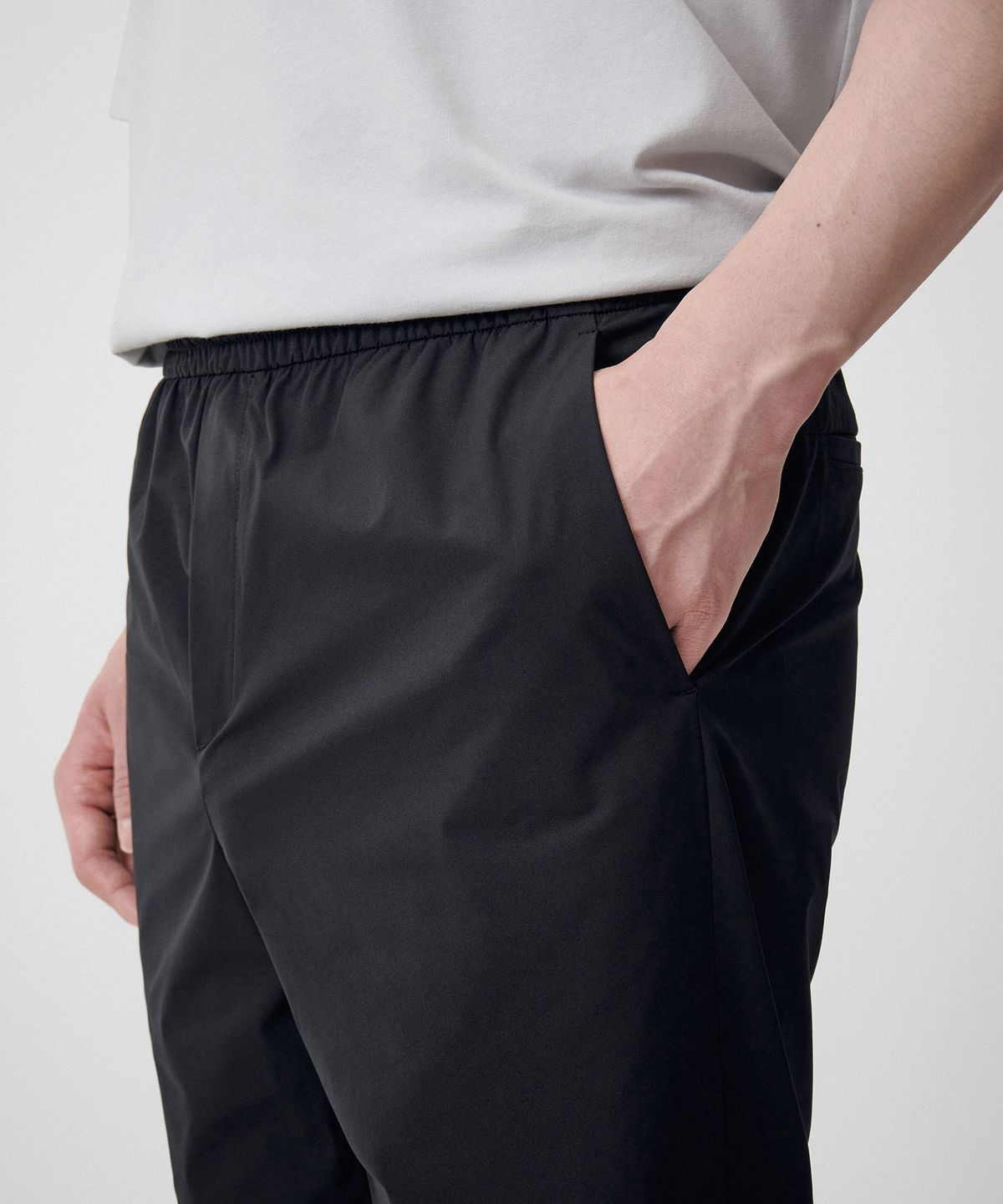 무신사 스탠다드(MUSINSA STANDARD) 올마이티 조거 팬츠 [블랙]