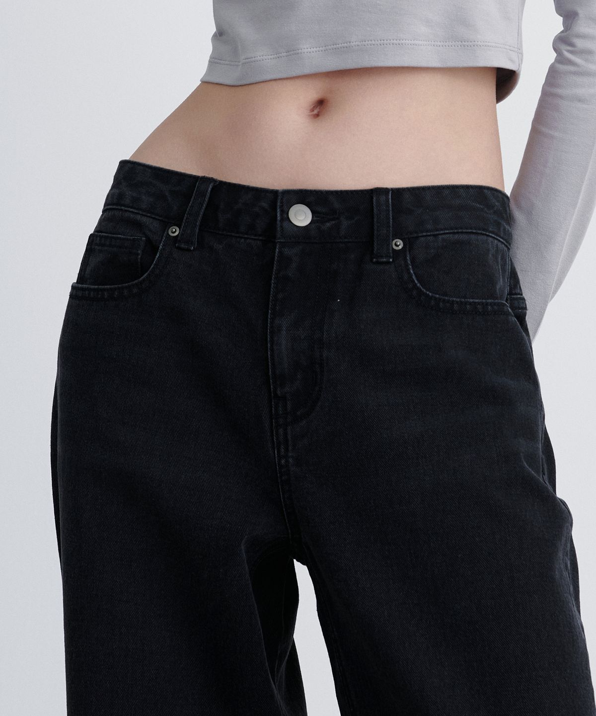 무신사 스탠다드 우먼(MUSINSA STANDARD WOMAN) 우먼즈 로 라이즈 와이드 데님 팬츠 [워시드 블랙]