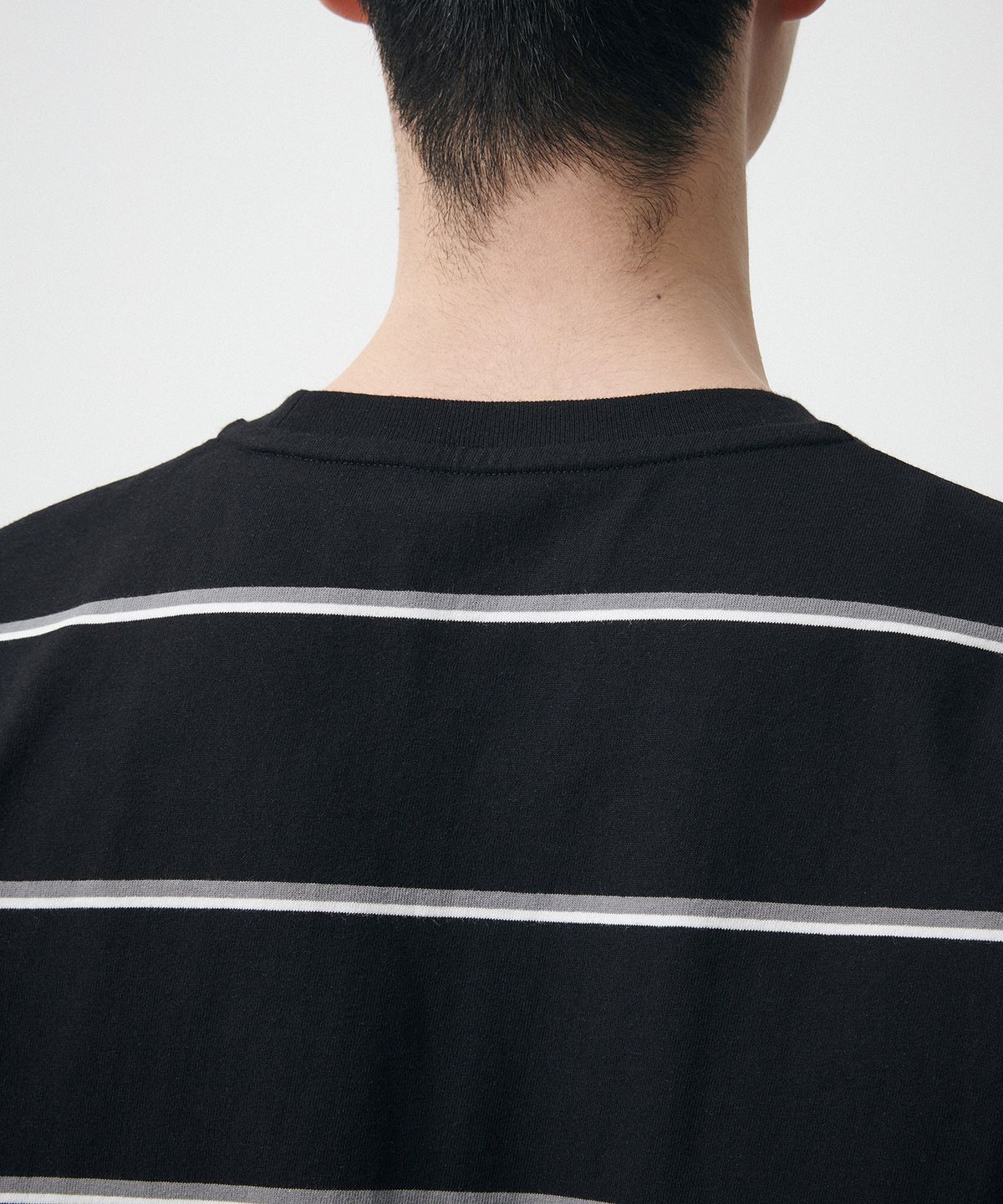 무신사 스탠다드(MUSINSA STANDARD) 멀티 스트라이프 릴렉스드 티셔츠 2 [블랙]