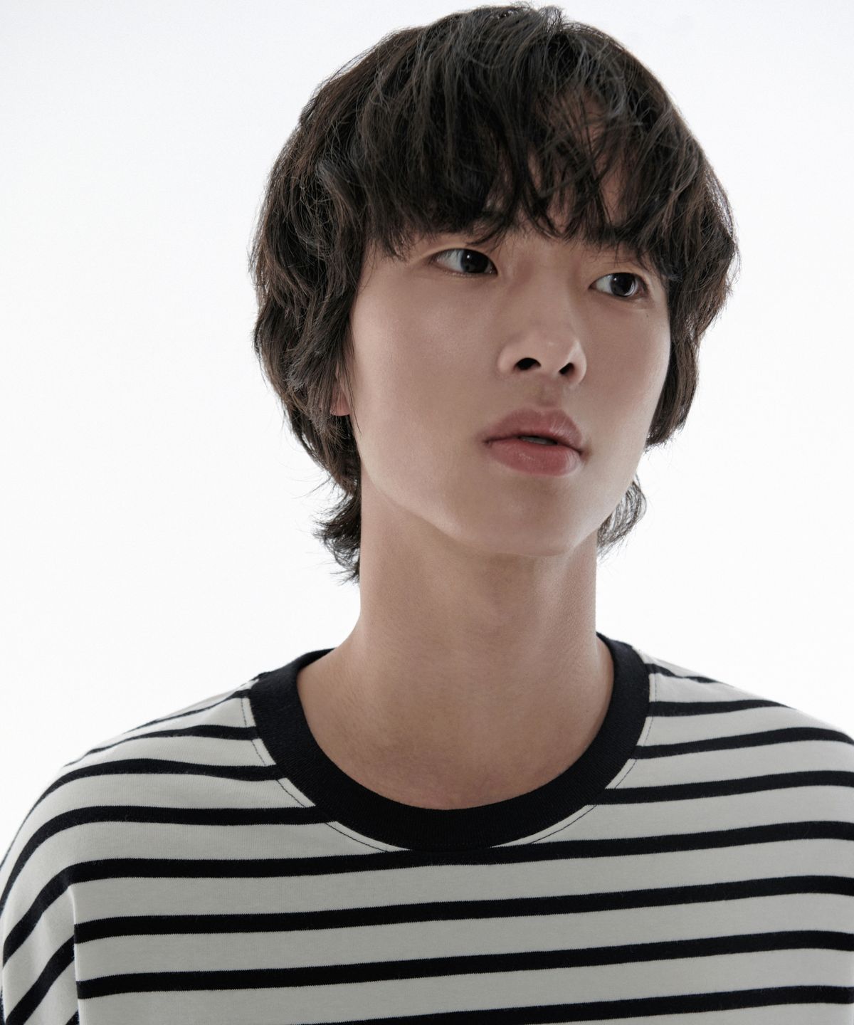 무신사 스탠다드(MUSINSA STANDARD) 브레톤 스트라이프 릴렉스드 긴소매 티셔츠 [화이트/블랙]