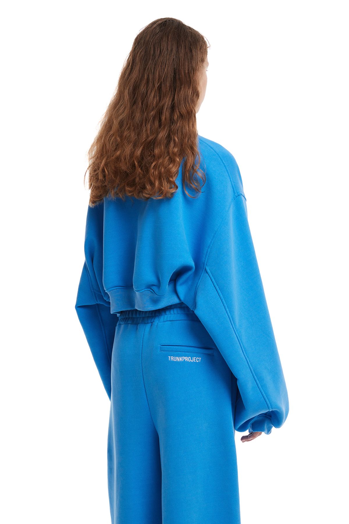트렁크프로젝트(TRUNK PROJECT) Logo Cropped Sweatshirt_Blue